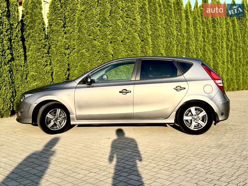 Хэтчбек Hyundai i30 2011 в Самборе