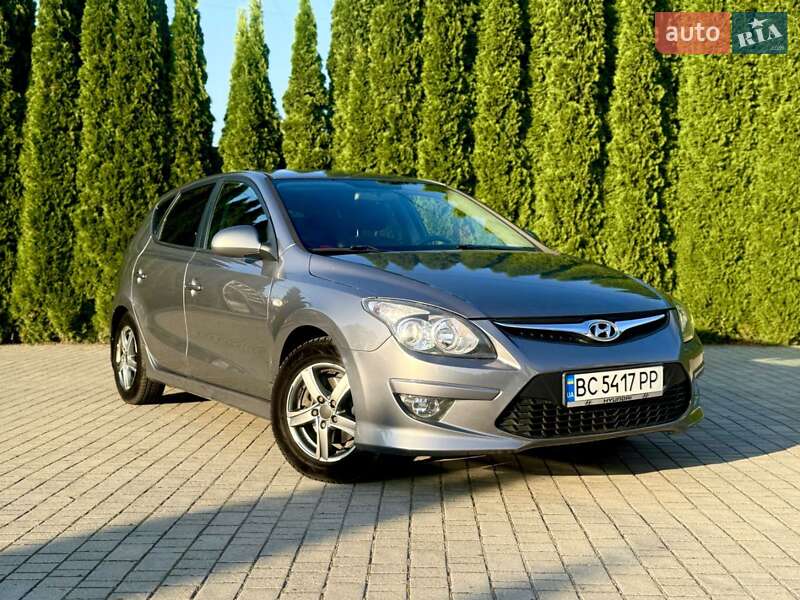 Хэтчбек Hyundai i30 2011 в Самборе