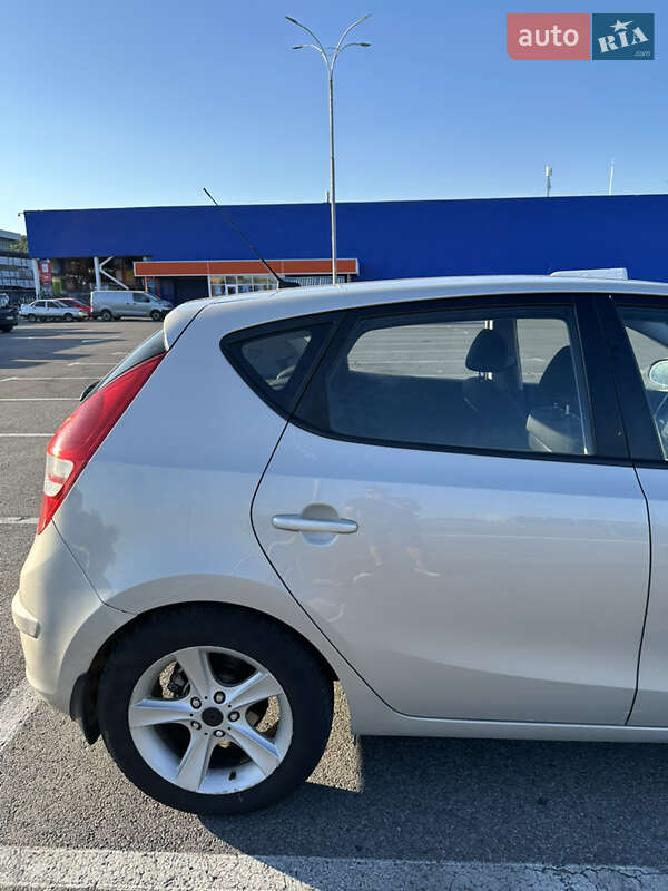 Хэтчбек Hyundai i30 2008 в Мукачево фото 8 Хэтчбек Hyundai i30 2008 в Мукачево