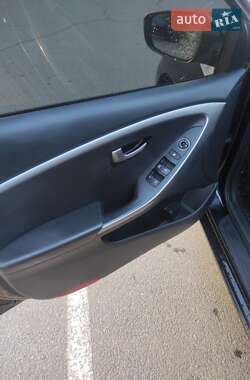 Хэтчбек Hyundai i30 2012 в 