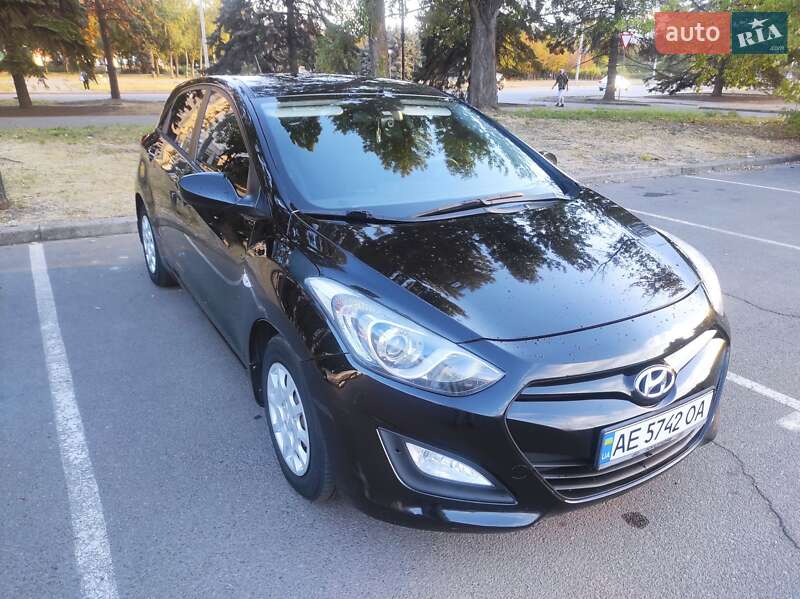 Хэтчбек Hyundai i30 2012 в 