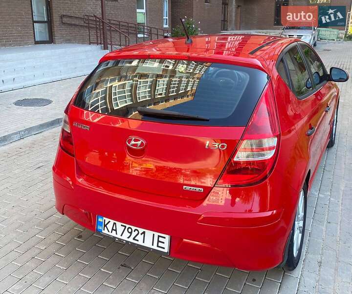 Хэтчбек Hyundai i30 2010 в Житомире