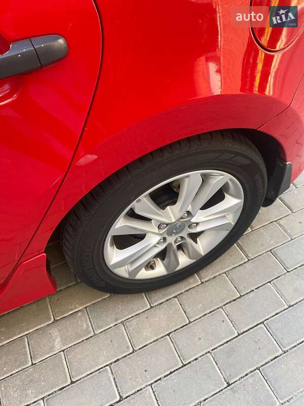 Хэтчбек Hyundai i30 2010 в Житомире