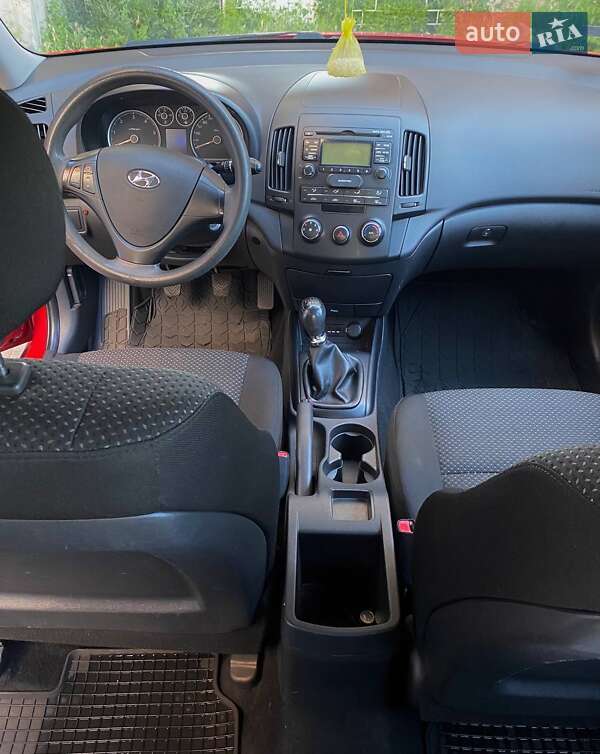 Хэтчбек Hyundai i30 2010 в Житомире