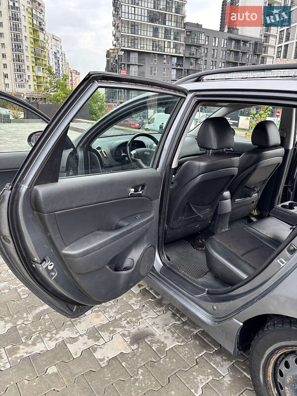 Універсал Hyundai i30 2011 в Львові