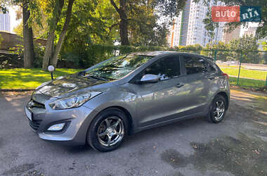 Хэтчбек Hyundai i30 2012 в 