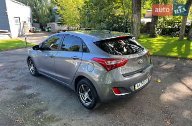 Хэтчбек Hyundai i30 2012 в 