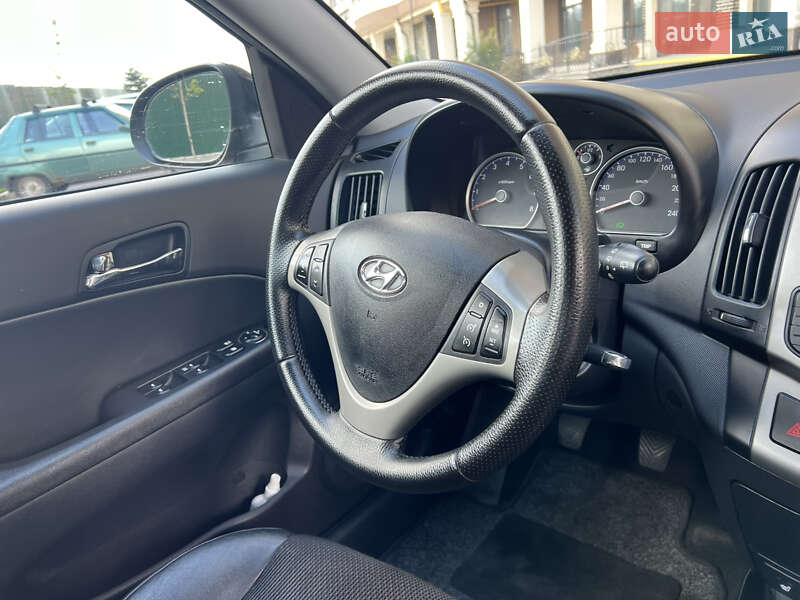 Хетчбек Hyundai i30 2010 в Києві