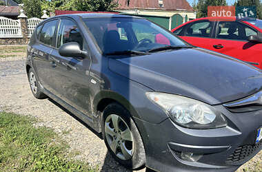Хэтчбек Hyundai i30 2010 в Солотвине