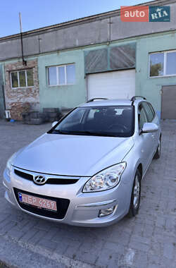 Универсал Hyundai i30 2009 в 
