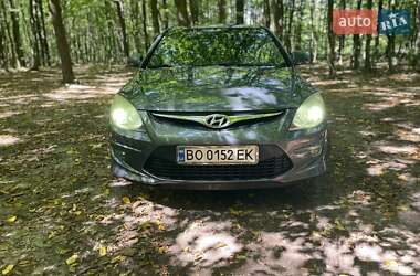 Хэтчбек Hyundai i30 2011 в 