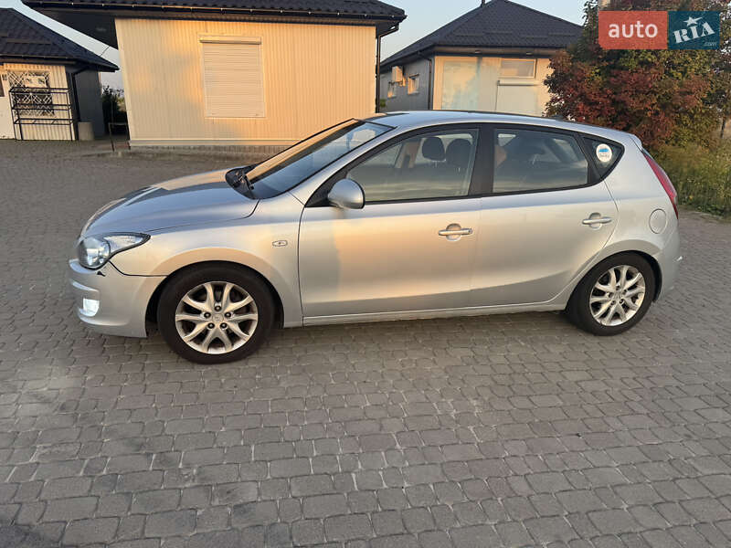 Хэтчбек Hyundai i30 2007 в Львове