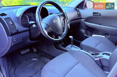 Хэтчбек Hyundai i30 2010 в 