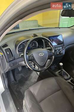 Хэтчбек Hyundai i30 2008 в 
