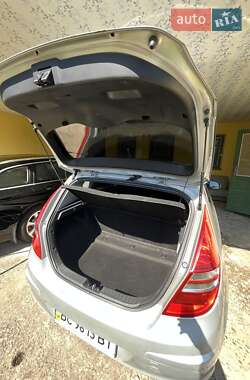 Хэтчбек Hyundai i30 2008 в 