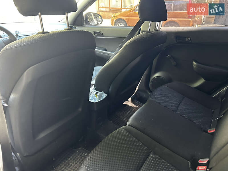 Хэтчбек Hyundai i30 2010 в Одессе