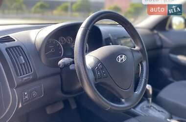 Хэтчбек Hyundai i30 2011 в 