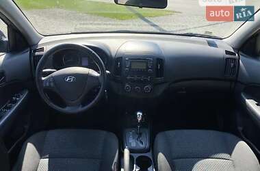 Хэтчбек Hyundai i30 2011 в 