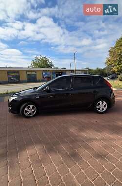 Хэтчбек Hyundai i30 2011 в 