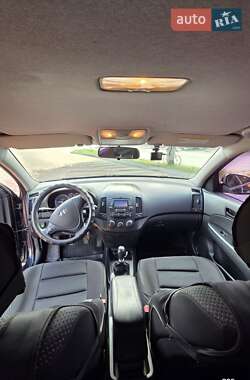 Хэтчбек Hyundai i30 2011 в 