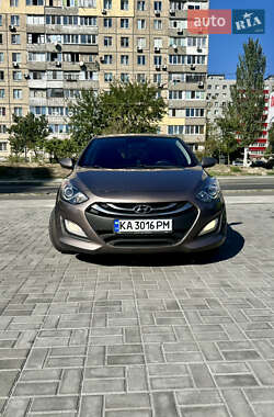 Хэтчбек Hyundai i30 2012 в Днепре
