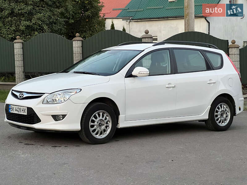 Універсал Hyundai i30 2012 в Дубні