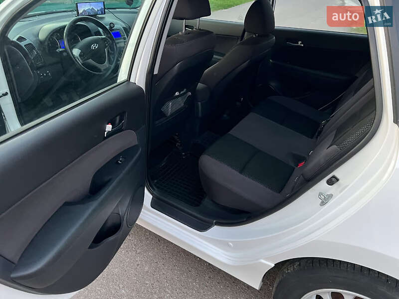 Універсал Hyundai i30 2012 в Дубні