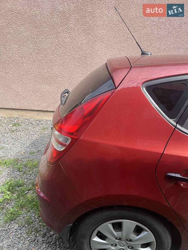 Хетчбек Hyundai i30 2008 в Ужгороді фото 3 Хетчбек Hyundai i30 2008 в Ужгороді