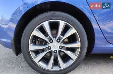 Хэтчбек Hyundai i30 2019 в 