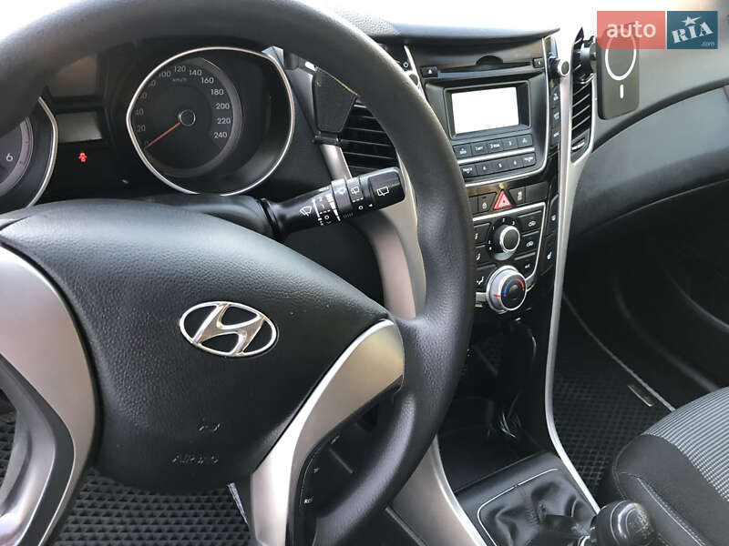 Хэтчбек Hyundai i30 2013 в Ровно