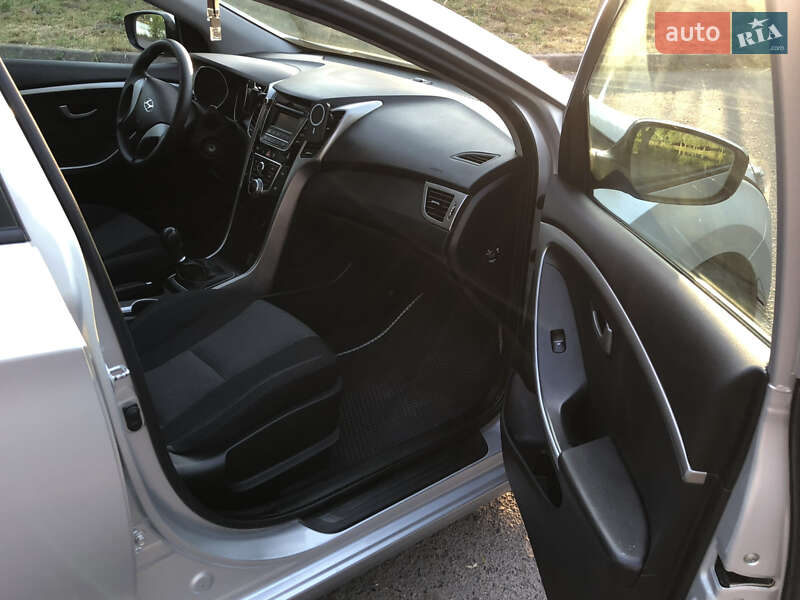 Хэтчбек Hyundai i30 2013 в Ровно