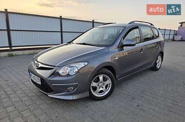 Универсал Hyundai i30 2010 в 