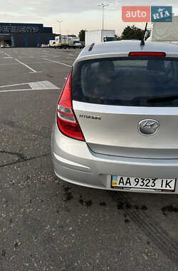 Хетчбек Hyundai i30 2008 в 