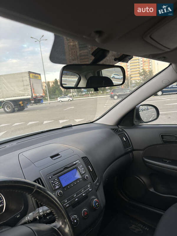 Хэтчбек Hyundai i30 2008 в Киеве