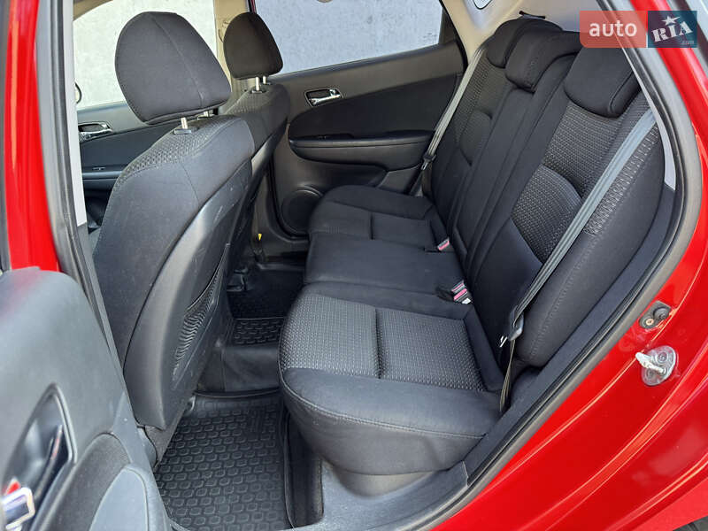 Хэтчбек Hyundai i30 2009 в Киеве фото 20 Хэтчбек Hyundai i30 2009 в Киеве