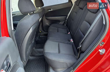 Хэтчбек Hyundai i30 2009 в 
