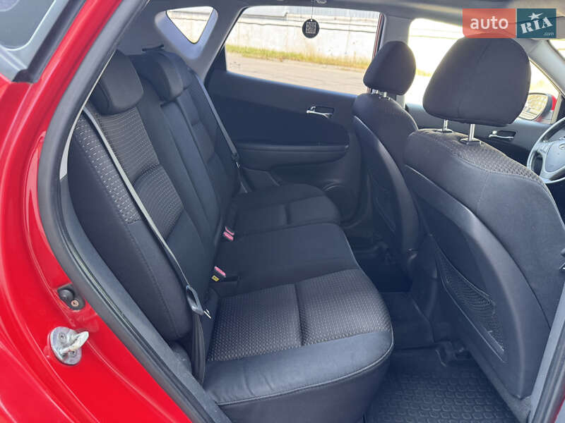Хэтчбек Hyundai i30 2009 в Киеве фото 24 Хэтчбек Hyundai i30 2009 в Киеве