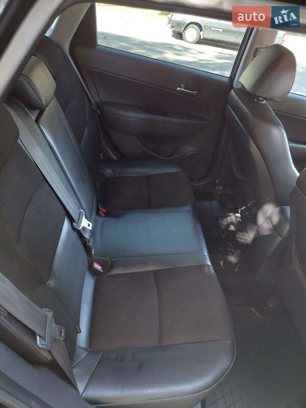 Універсал Hyundai i30 2011 в Дніпрі