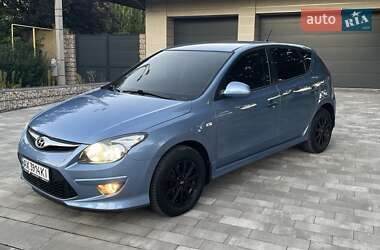 Хэтчбек Hyundai i30 2011 в 