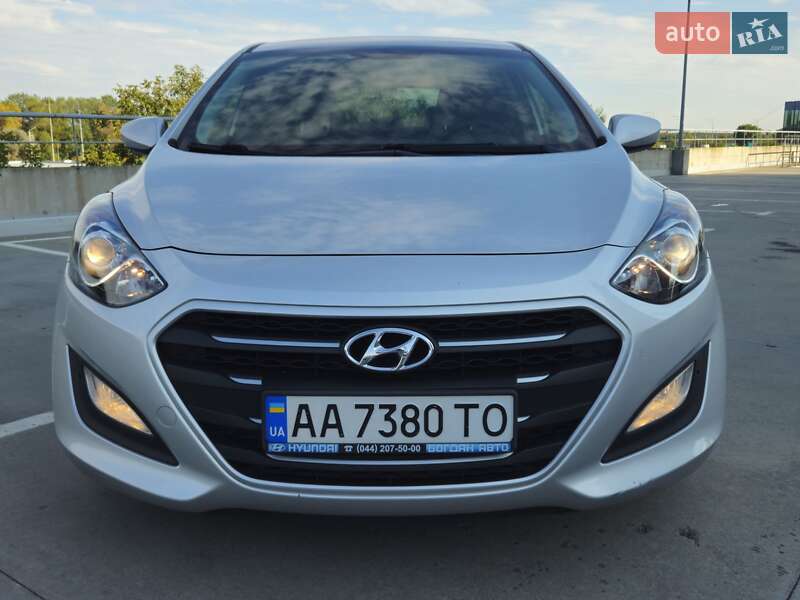 Хэтчбек Hyundai i30 2016 в 
