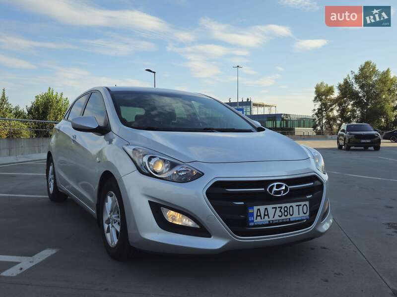 Хэтчбек Hyundai i30 2016 в Киеве фото 12 Хэтчбек Hyundai i30 2016 в Киеве