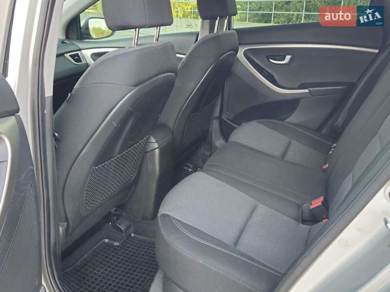 Хэтчбек Hyundai i30 2016 в Киеве фото 22 Хэтчбек Hyundai i30 2016 в Киеве