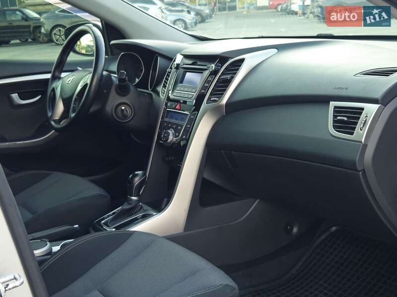 Хэтчбек Hyundai i30 2016 в Киеве фото 32 Хэтчбек Hyundai i30 2016 в Киеве