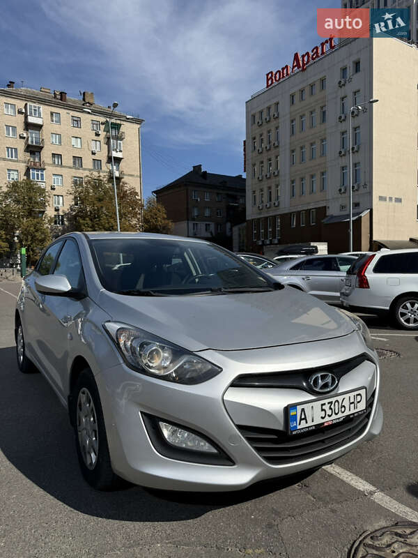 Хэтчбек Hyundai i30 2014 в 
