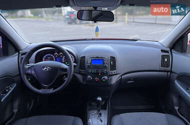 Хэтчбек Hyundai i30 2010 в 