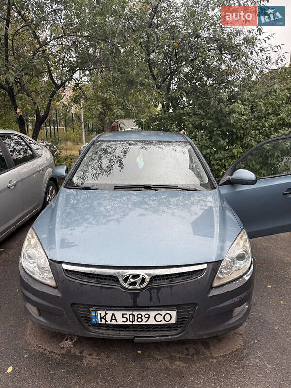 Хэтчбек Hyundai i30 2008 в Киеве