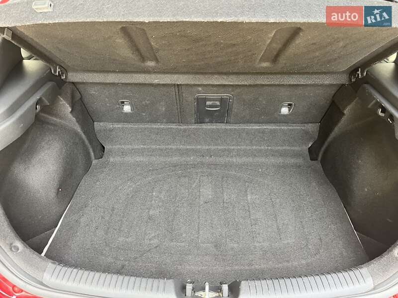 Хэтчбек Hyundai i30 2017 в Киеве