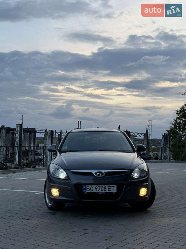 Хэтчбек Hyundai i30 2009 в Тернополе
