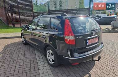 Універсал Hyundai i30 2009 в  фото 5 Універсал Hyundai i30 2009 в