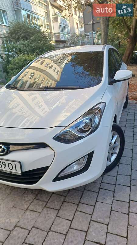 Універсал Hyundai i30 2013 в Львові
